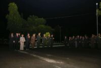 Wali Kota Pematangsiantar Wesly Silalahi bersama Forkopimda mengikuti Renungan Suci HUT ke-81 RI di TMP Nagur tepat tengah malam.