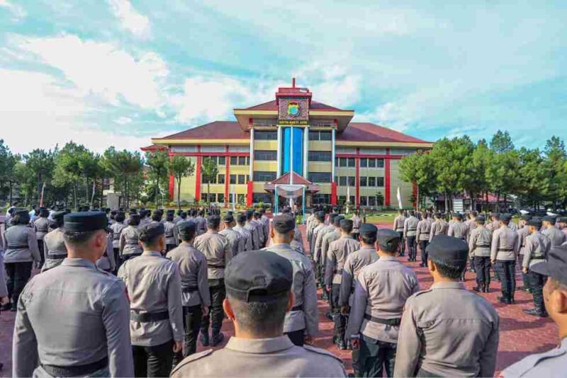 pacara HUT ke-81 Kemerdekaan RI di Lapangan K.S. Tubun, Mapolda Sumut, Senin.