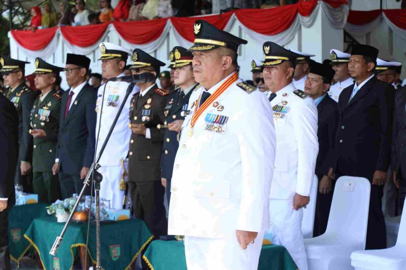Bupati Asahan Taufik Zainal Abidin memimpin upacara HUT ke-81 RI di Kisaran.