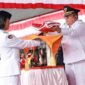 Wali Kota Pematangsiantar Wesly Silalahi menjadi inspektur upacara HUT ke-81 RI di Lapangan Adam Malik.
