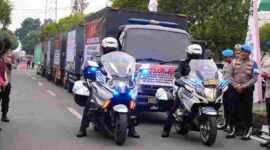 Polda Sumut memberangkatkan 25 ton bantuan tahap pertama menggunakan lima truk untuk masyarakat terdampak gempa bumi di Nusa Tenggara Timur.
