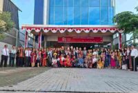 n: BRI Balige memperingati HUT ke-81 RI dengan pakaian adat.