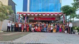 n: BRI Balige memperingati HUT ke-81 RI dengan pakaian adat.