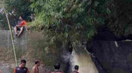 BPBD Pematangsiantar bersama tim gabungan melanjutkan pencarian bocah 8 tahun yang hanyut di Sungai Bah Sosopan hingga perbatasan Simalungun.