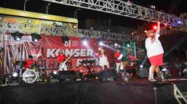 Konser Merah Putih dalam rangkaian Semarak HUT ke-81 Kemerdekaan Republik Indonesia di Jalan Merdeka, depan Balai Kota Pematangsiantar, Senin (17/8/2026) malam.