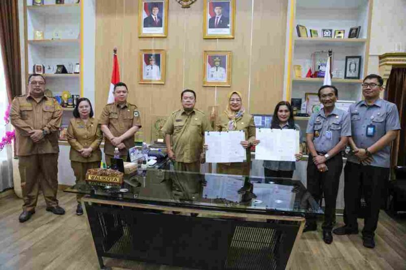 Pemko Pematangsiantar dan Kanwil Kemenkum Sumut menandatangani kerja sama pelayanan hukum serta perlindungan kekayaan intelektual hasil inovasi.