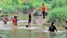 BPBD Simalungun bergerak membantu tim gabungan mencari Qholil Hidayat Sitanggang, anak 8 tahun yang dilaporkan hanyut di Sungai Tanjung Pinggir.