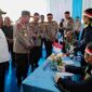 Kapolda Sumut meninjau pemeriksaan kesehatan gratis bagi sekitar 70 warga Desa Maduma, Samosir.