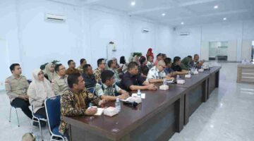 Rapat Koordinasi Persiapan Program Digitalisasi Bantuan Sosial (Parlinsos Digital) Kabupaten Asahan Tahun 2026 di Aula Melati Kantor Bupati Asahan, Kamis (20/8/2026).