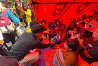 Wapres Gibran meninjau SD Inpres LXXVI Wairklau di Sikka yang menjadi posko pengungsian dan memastikan kebutuhan anak tetap diperhatikan.