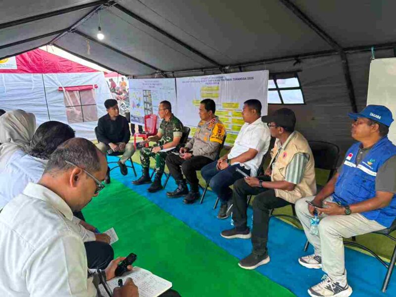 Wapres Gibran meninjau dampak gempa di Sikka dan meminta keselamatan serta kebutuhan dasar warga menjadi prioritas, termasuk di wilayah sulit diakses..
