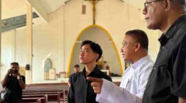 Wapres Gibran meninjau pelabuhan, gereja, dan RSUD di Sikka yang terdampak gempa serta meminta pemulihan fasilitas dan layanan dasar dipercepat.