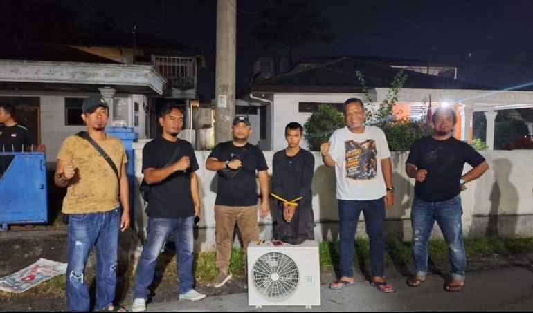 Tim Jatanras Polres Simalungun mengamankan terduga pencuri AC dari rumah kosong di Nagori Pamatang Simalungun setelah mendengar teriakan warga.