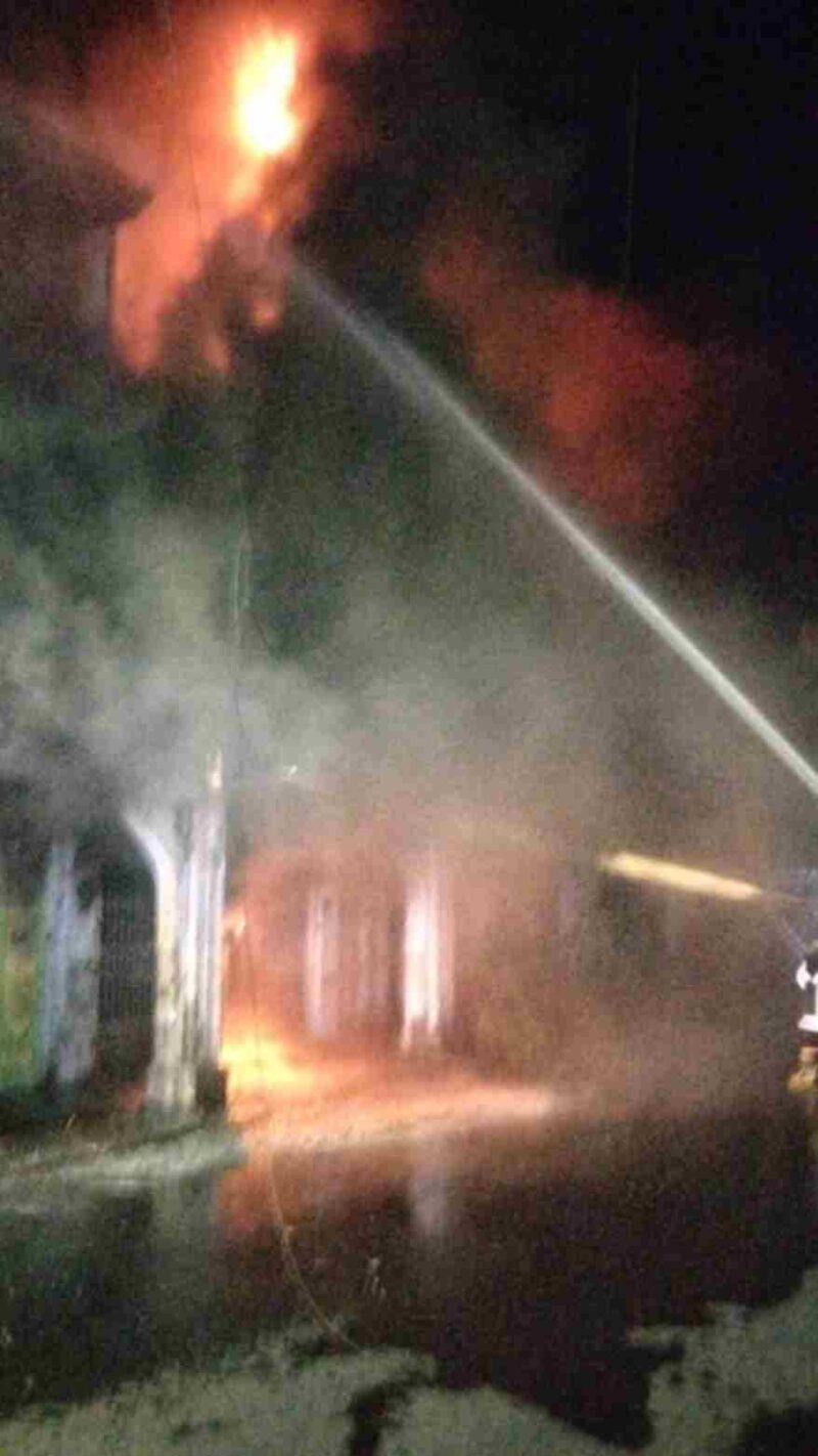 Lima ruko di Jalan Bandung, Pematangsiantar, terbakar pada Sabtu malam.