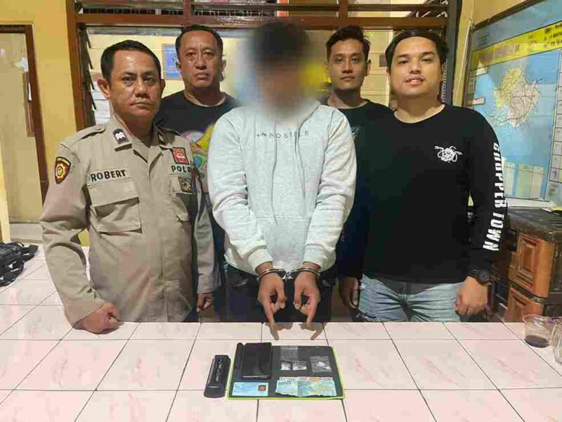 Polsek Gunung Malela mengamankan pria 22 tahun dan menyita sabu seberat 1,93 gram dari Jalan Haji Ulakma Sinaga serta kamar hotel.