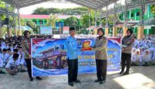 Polda Sumut melalui Polwan Goes to School mengedukasi pelajar tentang jejak digital, judi online, serta pencegahan eksploitasi anak di ruang digital.