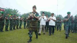 Pangdam I Bukit Barisan Mayor Jenderal TNI Hendy Antariksa mengunjungi Yonif 126 Kala Cakti.