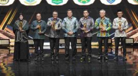 Rico Waas meraih Pemimpin Daerah Award 2026 lewat inovasi Qresto yang dikembangkan Pemko Medan.