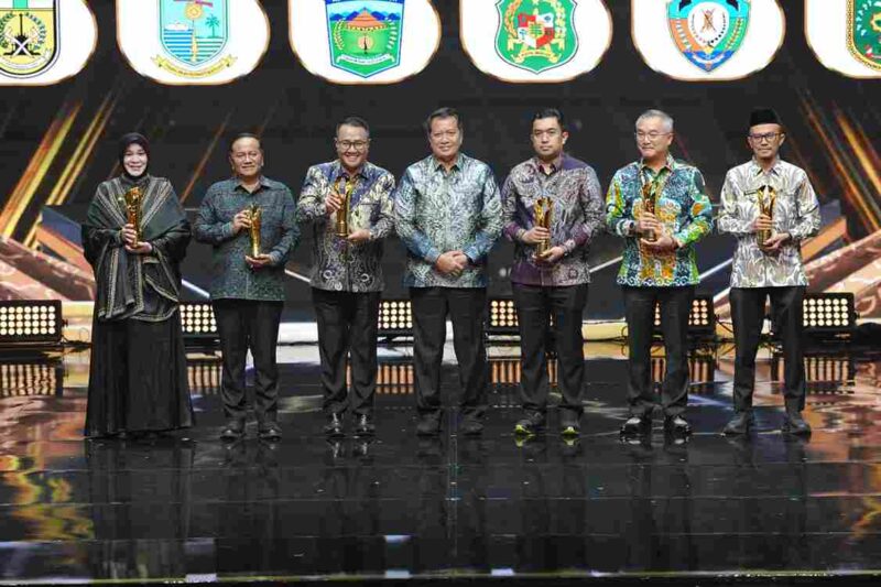 Rico Waas meraih Pemimpin Daerah Award 2026 lewat inovasi Qresto yang dikembangkan Pemko Medan.