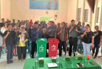 DLH Labuhanbatu mengedukasi pengelolaan sampah di rumah ibadah dan membagikan tong sampah gratis dalam Gerakan Indonesia ASRI.
