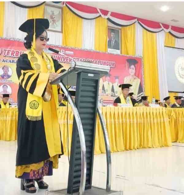 Prof. Dr. Sarintan Efratani Damanik, S.Hut., M.Si.