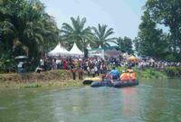 Bupati Asahan Taufik Zainal Abidin membuka Festival Sungai Asahan 2026 dengan penanaman pohon, tebar benih ikan, lomba dan kegiatan UMKM.