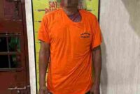 Polres Langkat mengamankan pria 49 tahun di Tanjung Pura. Polisi menyita 100 butir yang diduga ekstasi, dua cartridge, dan sepeda motor.