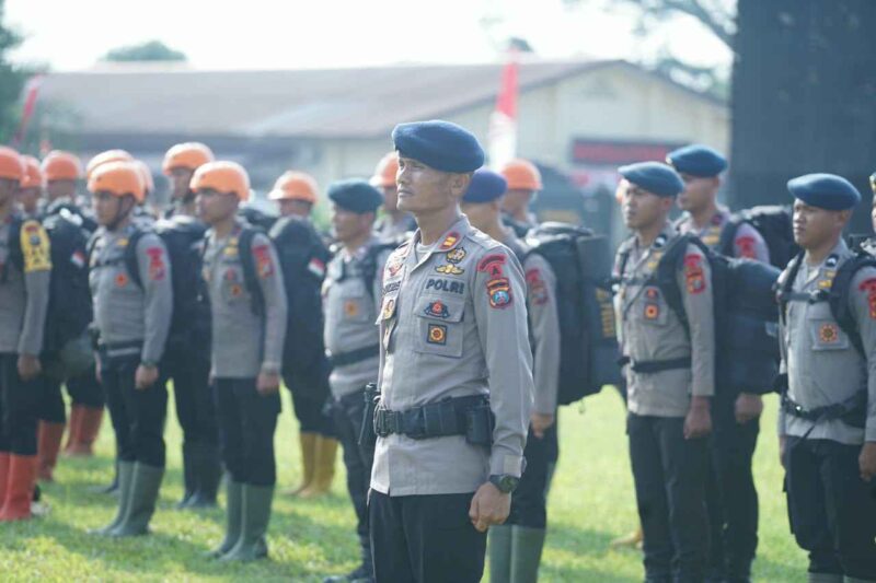 Satbrimob menyiapkan satu Satuan Setingkat Kompi (SSK) atau sekitar 100 personel yang dipimpin Danyon A Pelopor Kompol Abdul Holid, S.Sos., M.H.