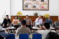 Perencana Ahli Utama (Fungsional Perencana Utama) Badan Perencanaan Pembangunan, Riset dan Inovasi Daerah (Bapperida) Sumut Muhammad Armand Effendy Pohan, memberikan keteranegan pers kepada awak media terkait pelaksanaan PMT IMT GT ke-32 di ruang Dekranasda Provinsi Sumatera Utara lantai 1 Kantor Gubernur, Jumat (4/9/2026)