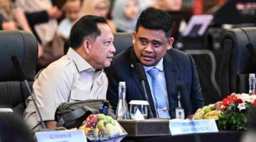Gubernur Sumatera Utara (Sumut) Bobby Afif Nasution, Bersama Mentri Dalam Negri Muhammad Tito Karnavian, beserta Gubernur dan Wakil Gubernur se-Sumatera,  
mengikuti Rapat Koordinasi Gubernur Se Sumatera dalam rangka pertemuan tingkat Mentri, Indonesia, Malaysia, Thailand Growth Triangle (IMT-GT) di Lantai 2 Ballroom JW marriot Hotel Medan, Rabu (9/9/2026)