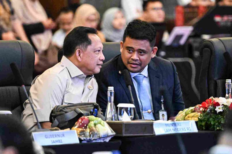 Gubernur Sumatera Utara (Sumut) Bobby Afif Nasution, Bersama Mentri Dalam Negri Muhammad Tito Karnavian, beserta Gubernur dan Wakil Gubernur se-Sumatera,  
mengikuti Rapat Koordinasi Gubernur Se Sumatera dalam rangka pertemuan tingkat Mentri, Indonesia, Malaysia, Thailand Growth Triangle (IMT-GT) di Lantai 2 Ballroom JW marriot Hotel Medan, Rabu (9/9/2026)