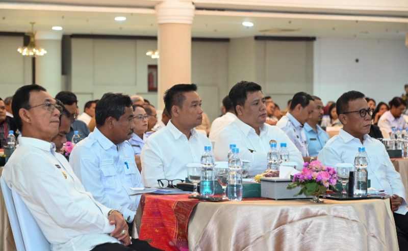 Rapat Koordinasi Monitoring dan Asistensi Penggunaan Dana Tambahan TKD bagi pemerintah kabupaten/kota se-Sumatera Utara di Aula Raja Inal Siregar, Kantor Gubernur Sumatera Utara, Selasa (14/7/2026).