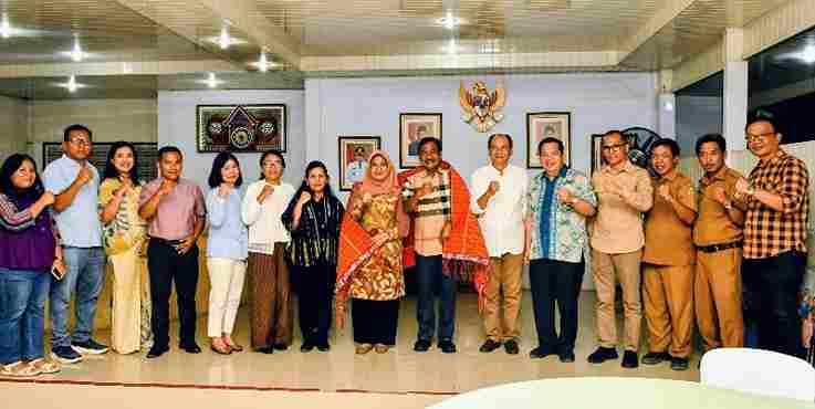 Kunjungan kerja Wali Kota Binjai H. Amir Hamzah bersama istri dan rombongan ke Kabupaten Samosir pada Selasa (1/9/2026).