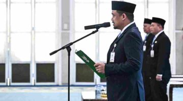 Gubernur Sumatera Utara (Sumut) Muhammad Bobby Afif Nasution didampingi Wakil Gubernur  Sumut  Surya, Pj Sekretaris Daerah Provinsi Sumut Timur Tumanggor dan sejumladh OPD melantik dan pengambilan sumpah janji  jabatan  Pejabat Pimpinan Tinggi  Pratama di Lingkungan Pemerintah Provinsi Sumut, di Aula Tengku Rizal Nurdin Rumah Dinas Gubernur, Jalan Sudirman No 41 Medan, Jumat (18/9/2026)