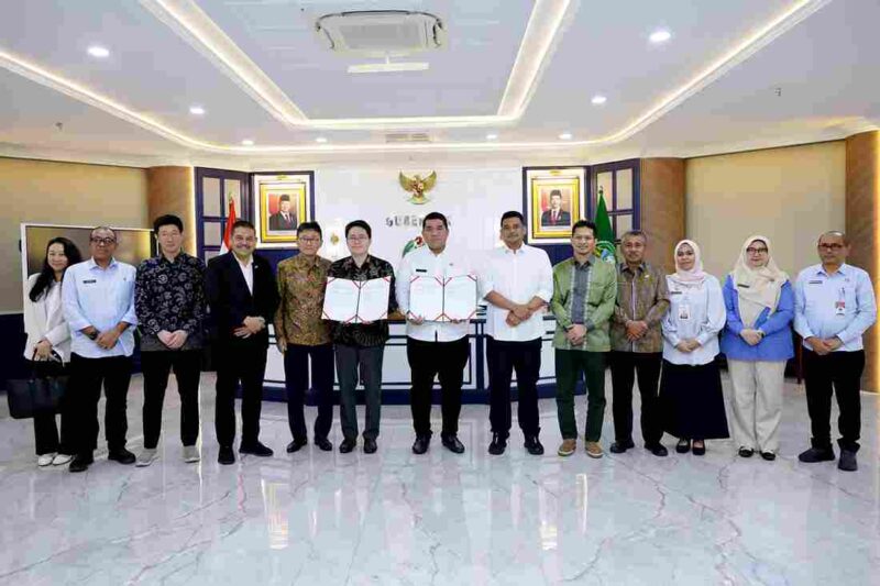 Gubernur Sumatera Utara (Sumut) Muhammad Bobby Nasution didampingi sejumlah Organisasi Perangkat Daerah (OPD) Pemprov Sumut menerima kunjungan Duta Besar Republik Korea Selatan untuk Republik Indonesia Yoon Soongu beserta rombongan di ruangan kerja Gubernur, lantai 10 Kantor Gubernur Sumut, Jalan Diponegoro nomor 30 Medan, Selasa malam (8/9/2026). 