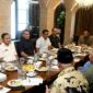 Gubernur Sumatera Utara (Sumut) Muhammad Bobby Nasution didampingi sejumlah OPD saat menerima audiensi dari pengurus Ikatan Cendekiawan Karo (ICK) di Mikie Holiday Resort and Hotel, Kabupaten Karo, Rabu (2/9/2026).