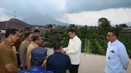 Gubernur Sumatera Utara Muhammad Bobby Afif Nasution melakukan rapat teknis bersama Bupati Karo Antonius Ginting, Forkpimda Kabupaten Karo, sejumlah OPD Pemprov, BMKG Sumut, serta Kepala Pos Pemantau Gunung Api (PGA) Sinabung Armen Putra di Pusat Vulkanologi dan Mitigasi Bencana Geologi (PVMBG) Sinabung di Kecamatan Simpang Empat, Kabupaten Karo, Selasa (1/9/2026).
