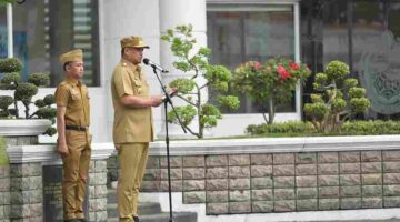 
Gubernur Suamtera Utara (Sumut) Bobby Nasution menjadi Pembina Upacara pada Hari Olahraga Nasional (HAORNAS) ke-XLIII Tahun 2026 di Lapengan Apel Kantor Gubernur Sumut Jalan Diponegoro Kota Medan, Senin (14/9/2026).
