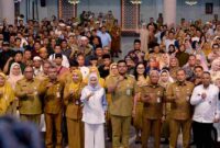Gubernur Sumatera Utara (Sumut) Bobby Nasution didampingi Wakil Gubernur Sumut menyerahkan Bantuan Hibah kepada Rumah Ibadah, Yayasan/Lembaga Pendidikan, Lembaga Keagamaan dan Beasiswa Provinsi Sumut di Aula Raja Inal Siregar Kantor Gubernur Sumut Jalan Diponegoro Kota Medan, Senin (31/8/2026).