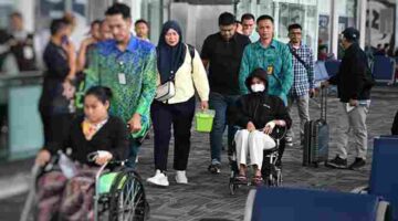 Gubernur Sumatera Utara (Sumut) Bobby Afif Nasution memberangkatkan pasien siswa yang terduga korban keracunan program Makan Bergizi Gratis (MBG) asal Kabupaten Karo ke Rumah Sakit Cipto Mangunkusumo (RSCM), Jakarta, untuk mendapatkan pemeriksaan dan penanganan medis lebih lanjut, di Lounge VIP Bandara Internasional Kualanamu, Kabupaten Deliserdang, Sabtu (12/9/2026).