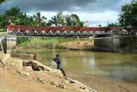 Gubernur Sumatera Utara (Sumut) Bobby Afif Nasution meresmikan Jembatan Armco Kombinasi Bailey (Modulator Tiper-21) di Desa Parjalihotan Kecamatan Pinangsori, Kabupaten Tapanuli Tengah, Kamis (3/9/2026). 