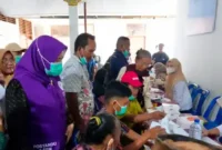 Ketua Tim Penggerak Pemberdayaan dan Kesejahteraan Keluarga (TP PKK) sekaligus TP Posyandu Kabupaten Asahan, Ny. Yusnila Indriati Taufik saat melaksanakan monitoring kegiatan Tracing TBC yang terintegrasi dengan program Cek Kesehatan Gratis (CKG)di Kantor Camat Meranti pada Rabu (19/8/2026), mulai pukul 09.00 WIB hingga selesai.