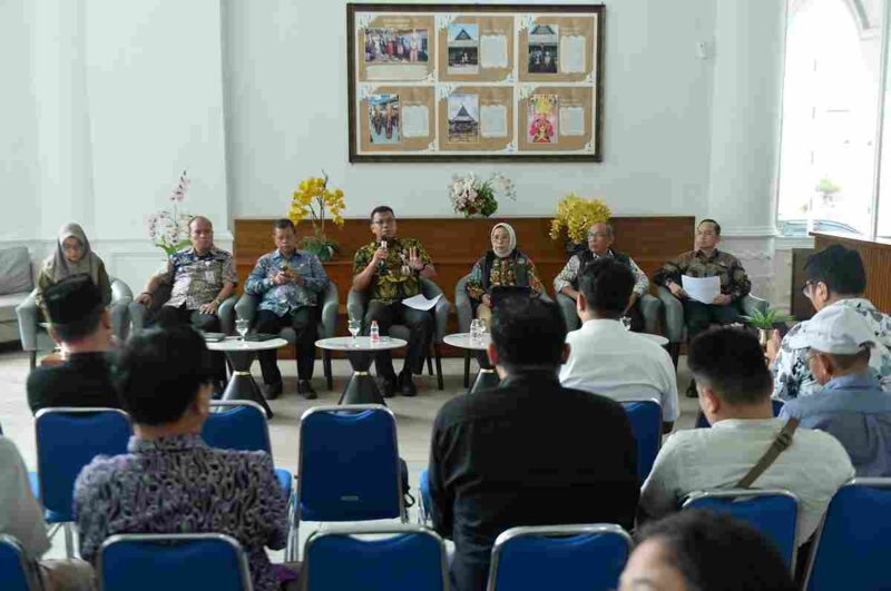 Pemerintah Provinsi Sumatera Utara (Sumut) melalui Badan Penanggulangan Bencana Daerah (BPBD) melakukan Konferensi Pers terkait kesiapsiagaan bencana di Sumut, Kegiatan yang difasilitasi Dinas Kominfo Sumut ini berlangsung di Lobby Dekranasda Lantai 1 Kantor Gubernur Sumut Jalan Diponengoro Kota Medan, Jumat (4/9/2026).
