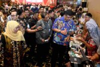 Gubernur Sumatera Utara (Sumut) Muhammad Bobby Afif Nasution bersama Gubernur Jawa Timur Khofifah Indar Parawnsa pada acara Misi Dagang dan Investasi dengan tema Meningkatkan Jejaring Konektivitas antara Jawa Timur dan Sumatera Utara di Ballroom Hotel Grand Mercure, Jalan Perintis Kemerdekaan nomor 1, Medan, Selasa (29/9/2026).