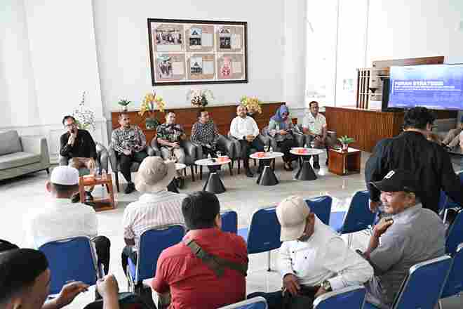 Temu Pers bersama dengan Biro Administrasi Pimpinan Sekretariat Daerah Provinsi Sumatera Utara (Sumut), Kegiatan ini difasilitasi Dinas Komunikasi dan Informatika Sumut yang berlangsung di Lobby Dekranasda Lantai 1 Kantor Gubernur Sumut Jalan Diponengoro Nomor 30 Medan, Jumat (18/9/2026).