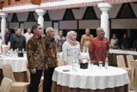 Wakil Gubernur Sumut, Surya membuka Rapat Kerja DPRD Provinsi Sumut Tahun 2026 dalam rangka Penyampaian Laporan Kinerja DPRD Sumut Bulan Juli 2025 - Juli 2026 dan Rencana Kerja DPRD Provinsi Sumut Tahun 2027, di Aula Hotel Niagara, Parapat Kabupaten Simalungun, Minggu (30/8/2026) malam.