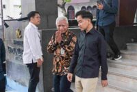 Wakil Gubernur Sumut Surya melepas keberangkatan Wakil Presiden (Wapres) RI Gibran Rakabuming Raka menuju Kabupaten Karo di Hotel Grandhika, Jalan Dr Mansyur, Medan, Jum'at (11/9/2026). 
