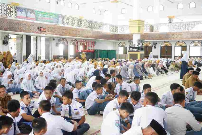 Suasana peringatan Maulid Nabi Muhammad SAW tingkat Kabupaten Asahan di Masjid H. Agung Achmad Bakrie Kisaran, Senin (31/8/2026).