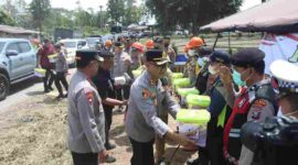 Kapolda Sumut Irjen Pol. Whisnu Hermawan meninjau Karo pascaerupsi Gunung Sinabung dan memastikan kesiapan personel di Posko Siaga Bencana.