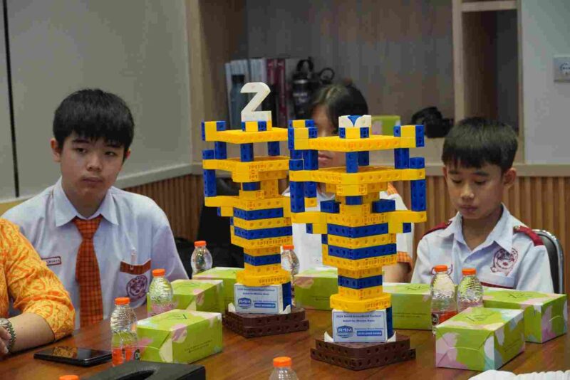 Siswa Nanyang Zhi Hui School meraih juara 2, 4, dan 5 dalam kompetisi robotics dan coding internasional di Thailand.